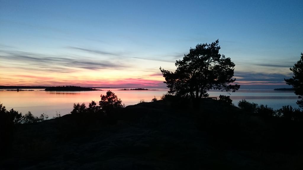 Floras Trädgård Pensionat 2*