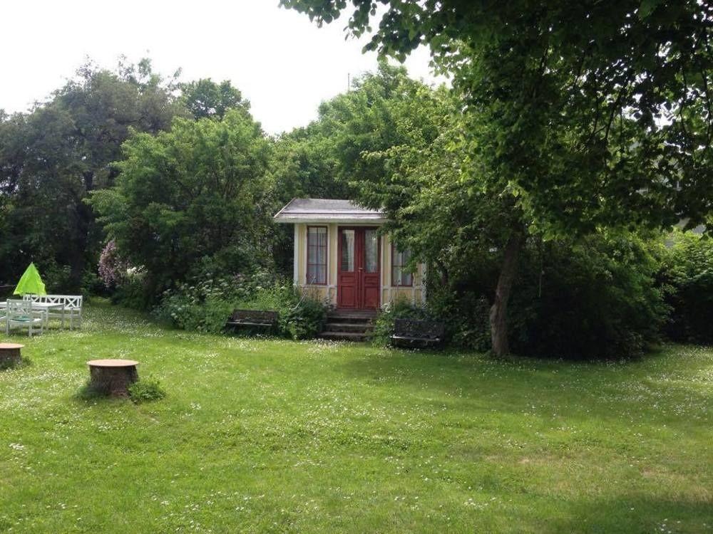 Floras Trädgård 2*