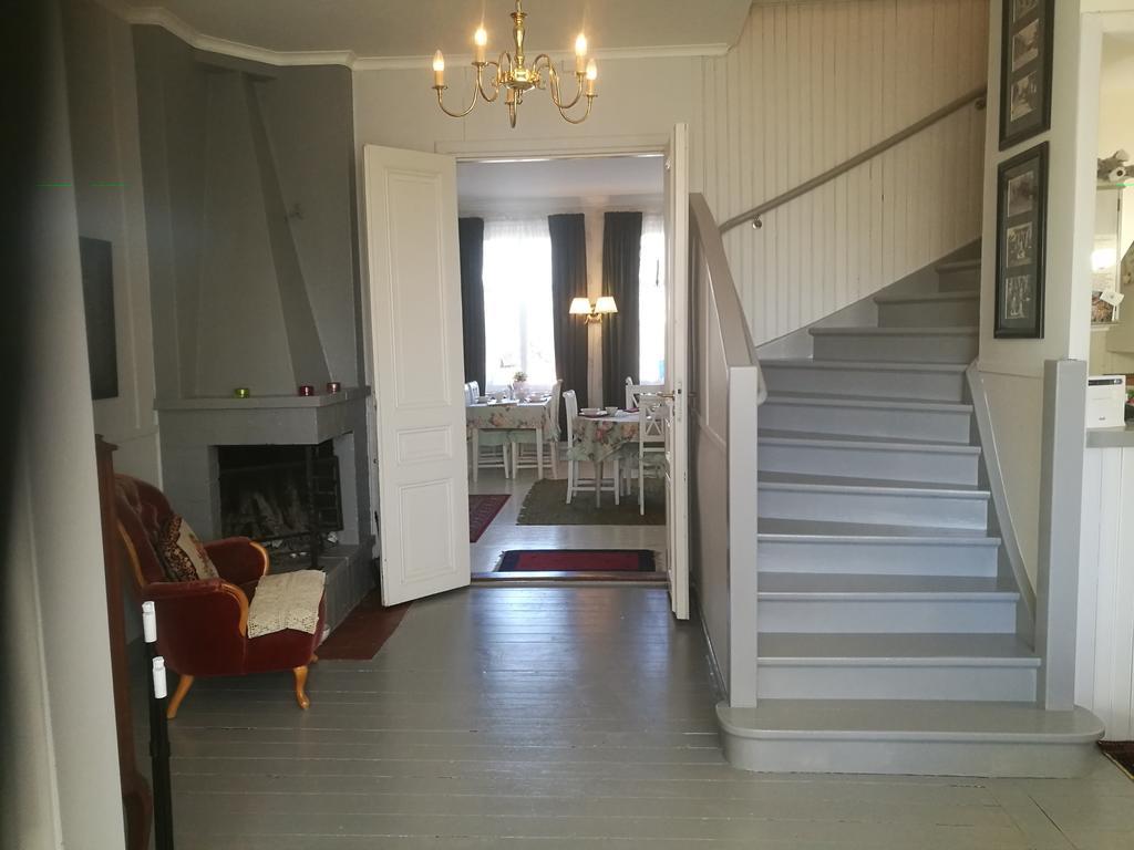 Floras Trädgård Pensionat 2*