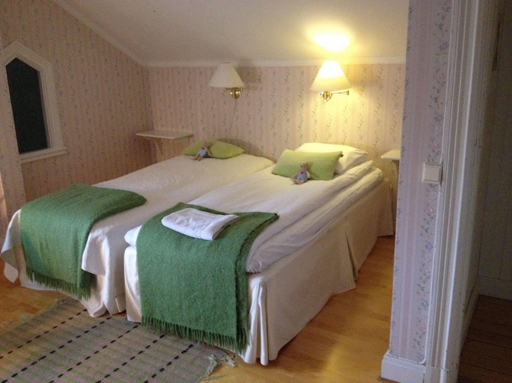 Floras Tradgard Guesthouset 2*