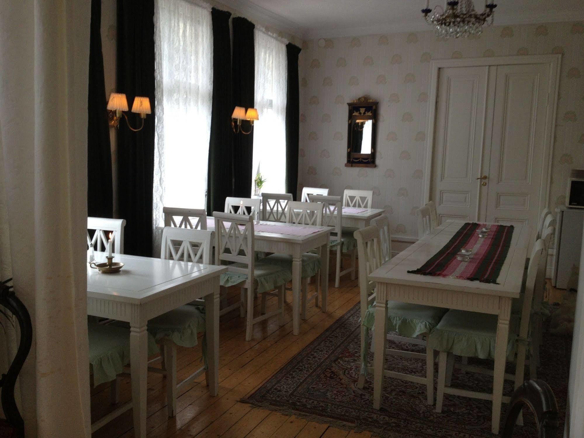 Floras Tradgard Guesthouset