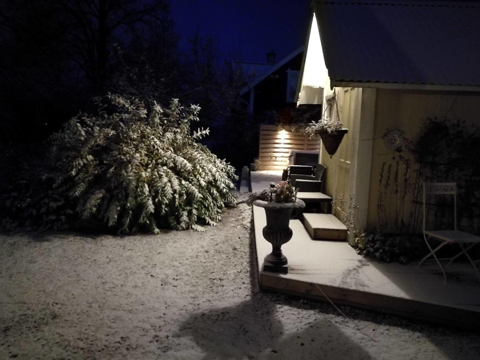 Guesthouset Floras Tradgard Öregrund