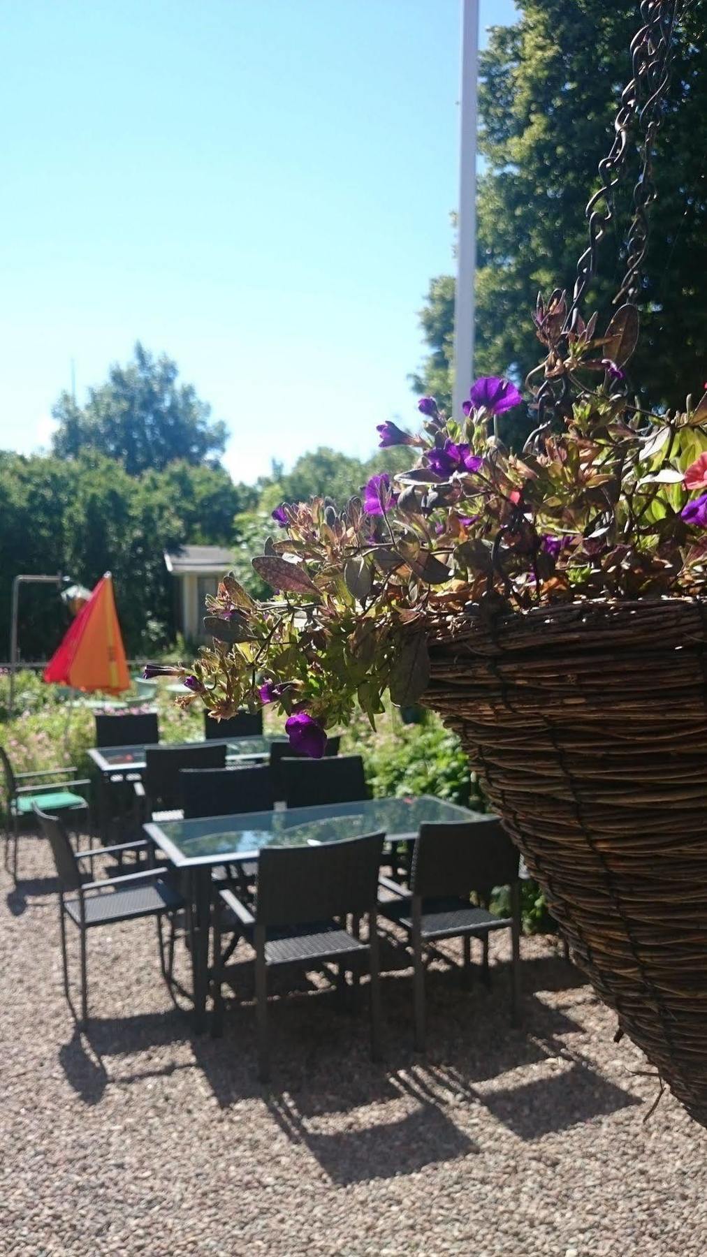 Guesthouset Floras Tradgard Öregrund