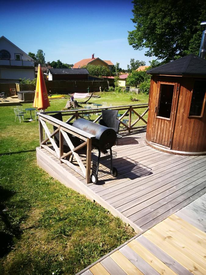 Floras Trädgård 2*